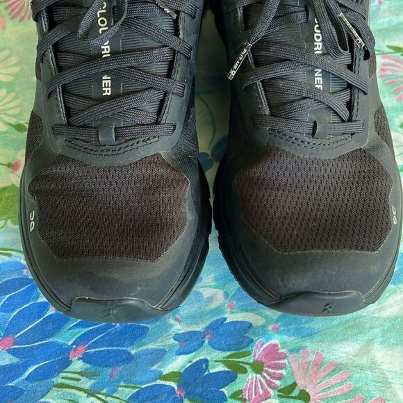 On Running Cloudrunner Waterproof Shoes - W 7.5 - Picture 7 of 12